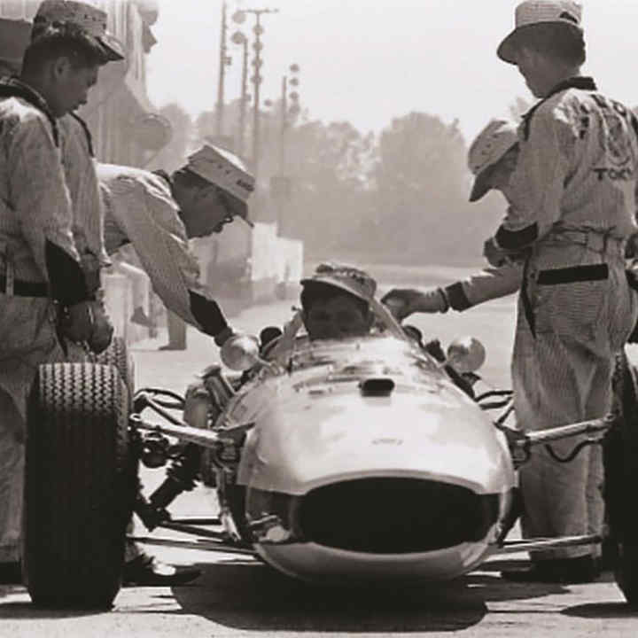 Soichiro Honda en préparation pour notre toute première course de Formule 1 en 1964 au Grand prix de Hongrie.