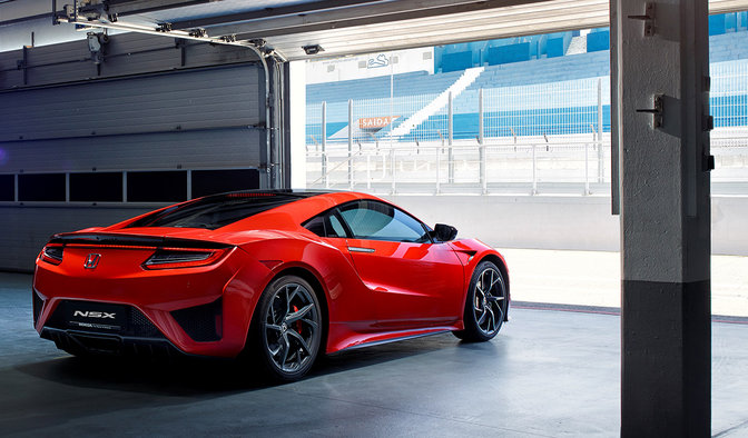 La NSX qui sort du garage