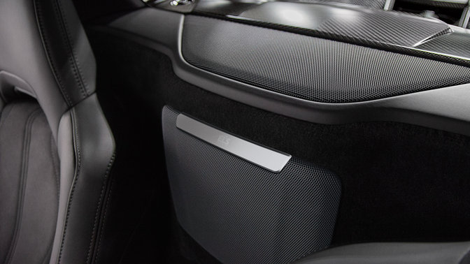 Gros plan du haut-parleur de la Honda NSX.