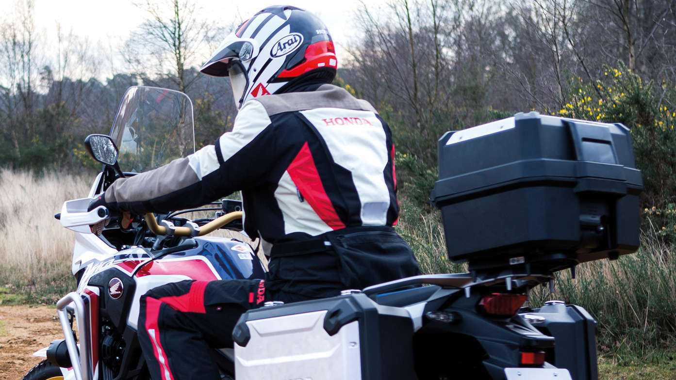 La Honda Africa Twin avec un top-box