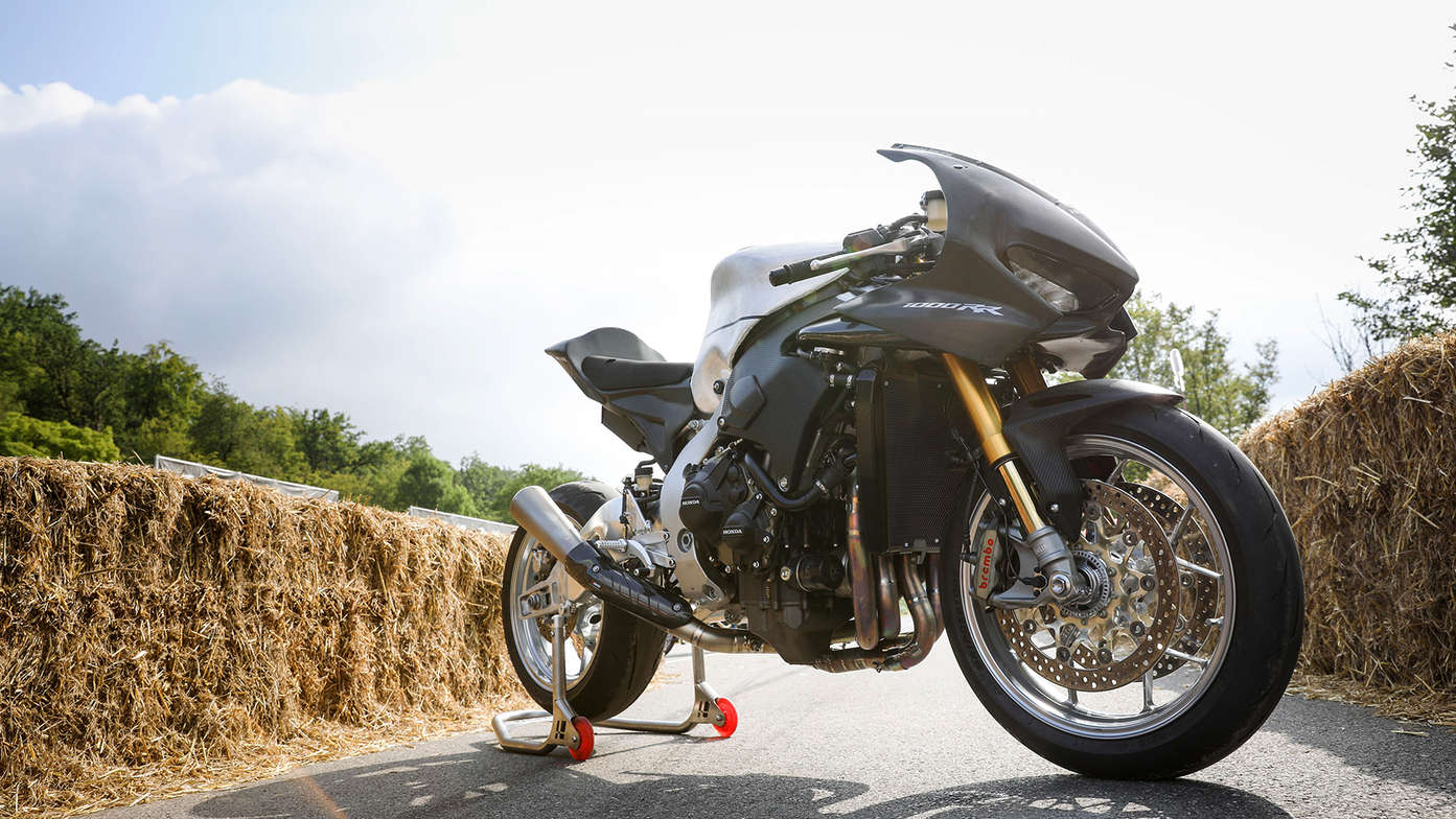 Une Honda Fireblade customisée.