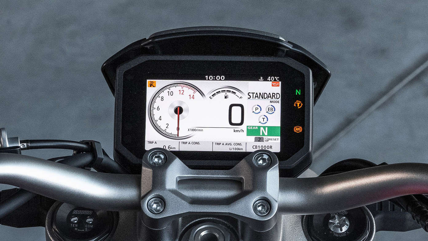 Honda CB1000R, écran TFT 5 pouces avec système Honda de commande vocale de smartphone