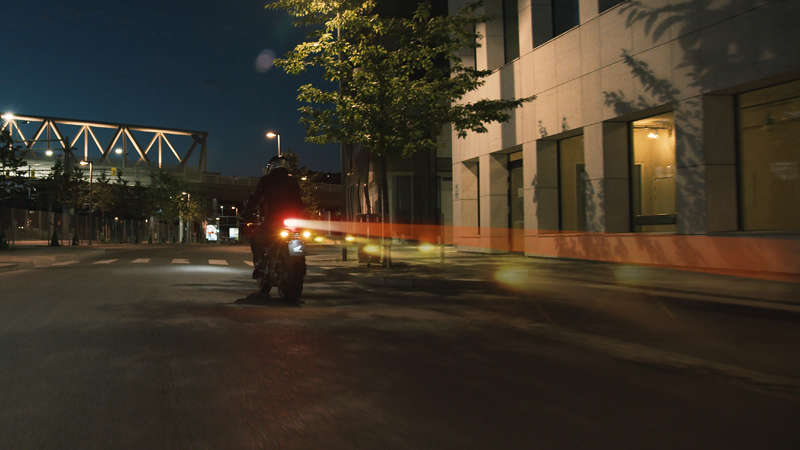 CB650R Neo-Sports-café, SIGNAL D'ARRÊT D'URGENCE
