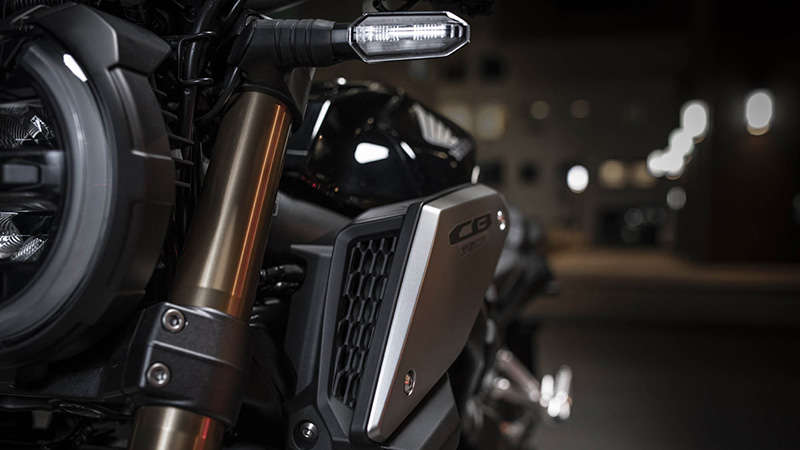 Roadster Honda Permis A2 CB650R Neo Sports Café, gros plan sur le double conduit d'admission d'air