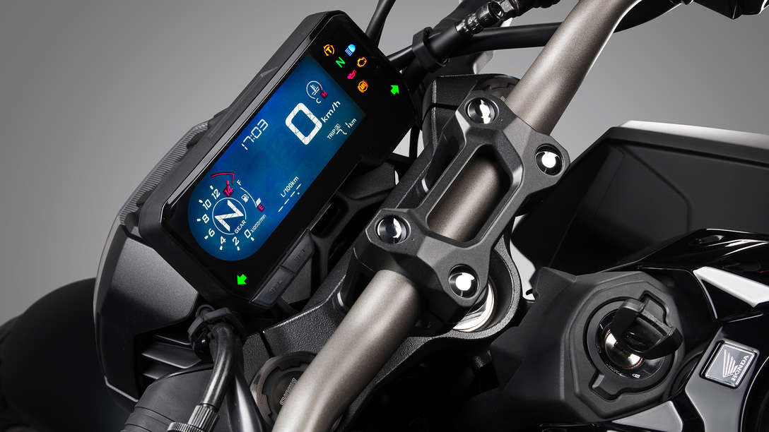 Vue avant du Roadster Honda Permis A2 CB650R Neo Sports Café, gros plan sur le tableau de bord
