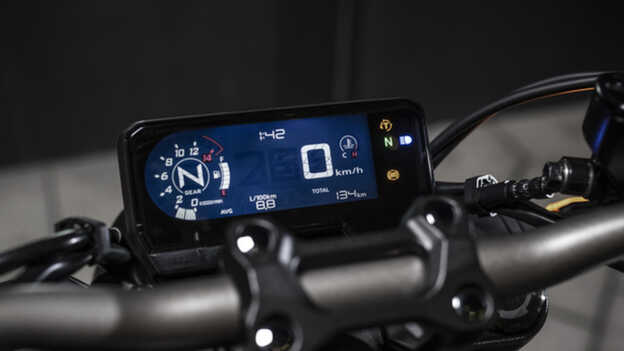 Instrumentation LCD numérique facile à lire au design repensé