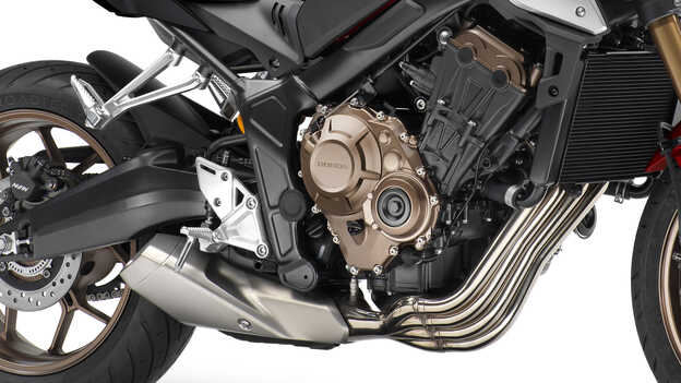moteur quatre cylindres en ligne DACT 16 soupapes conforme aux spécifications EURO5