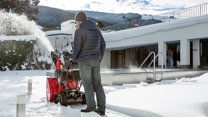 Série 9, utilisée par un démonstrateur, en montagne