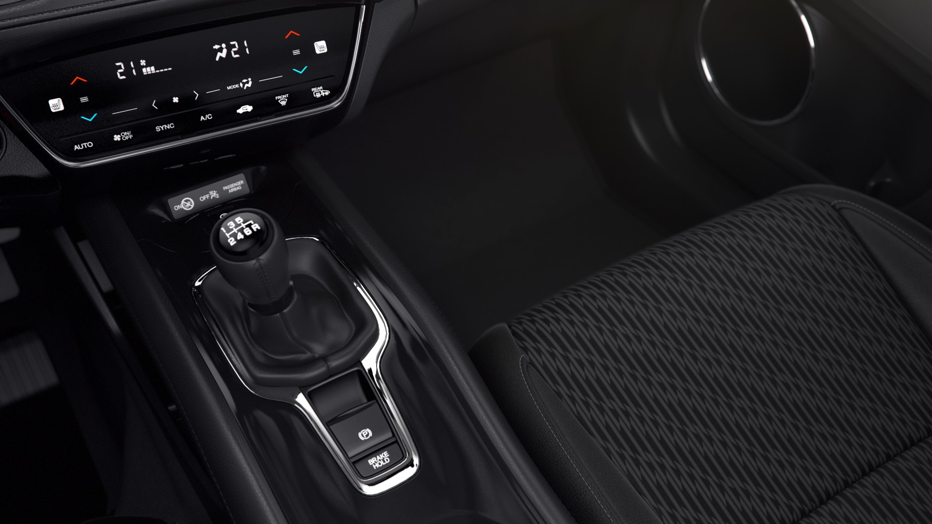 Gros plan sur la transmission et le plancher du Honda HR-V.