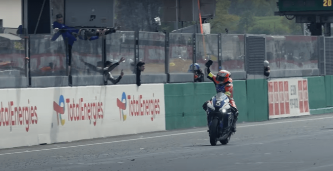 L'équipe F.C.C. TSR Honda France 3e des 24 Heures du Mans Motos 2022